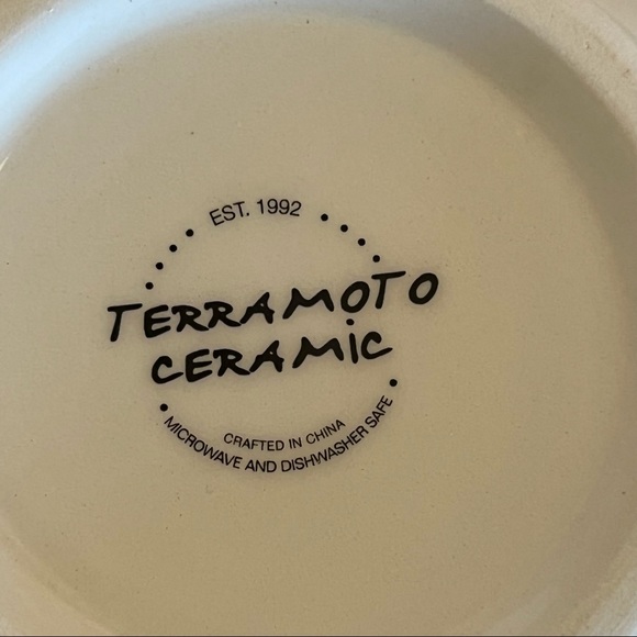 Terramoto Ceramic Hearts & Kisses Set of 3 Nesting Bowls Red/White - Picture 8 of 8